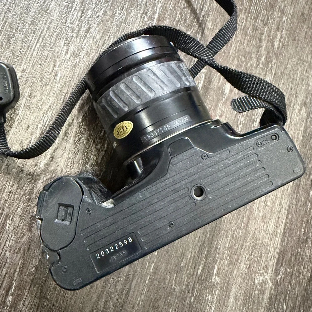 Minolta Dynax 300si 35mm SLR Film Camera Black 35-80mm Zoom Lens‎ Hoya Filter